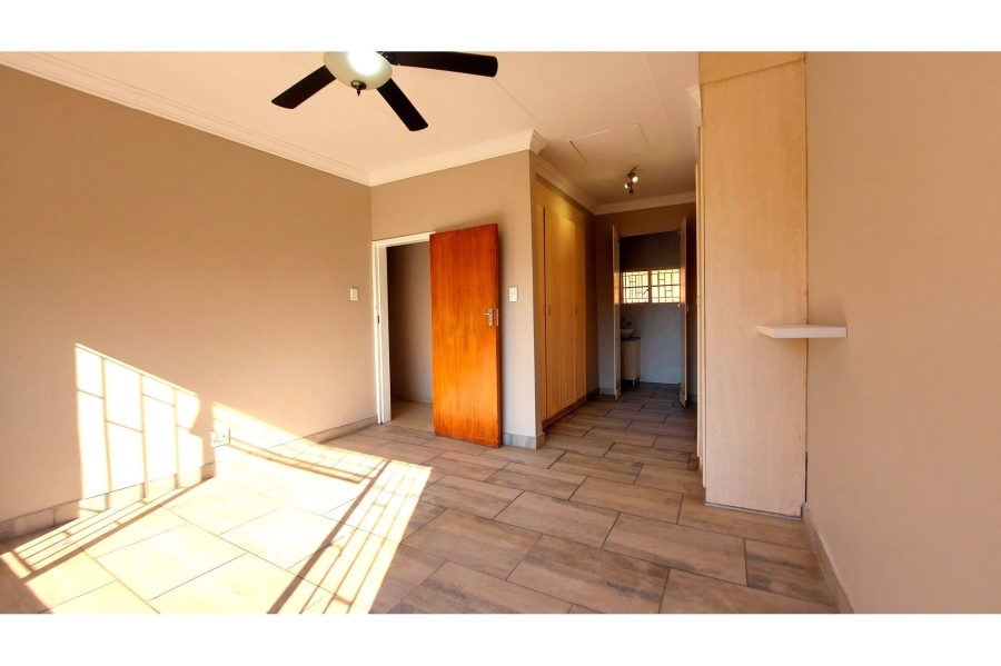 6 Bedroom Property for Sale in Ifafi North West